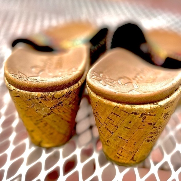 𝅺BEVERLEE “DELIGHTED” SKETCHERS RAINBOW PLATFORM WEDGES - Picture 6 of 11